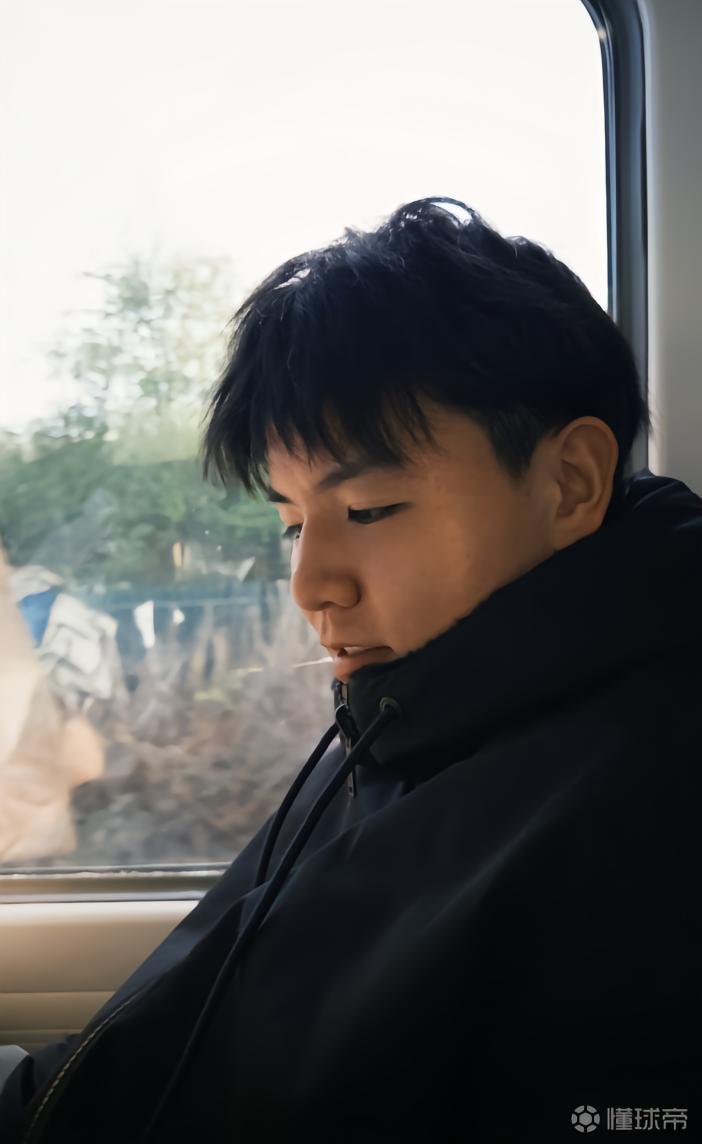 马德兴：狼队原计划外租徐彬，但欧洲俱乐部不乐意他回国征战